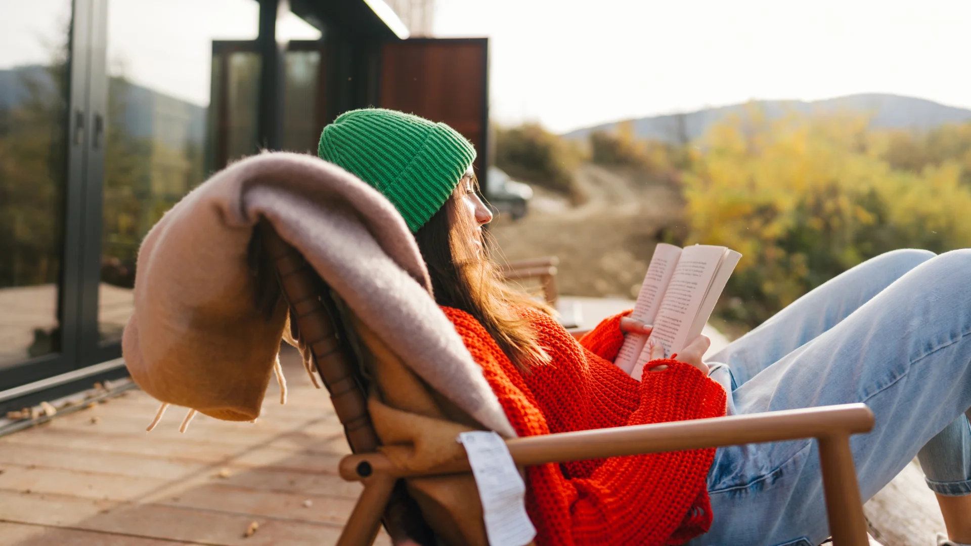 Light and Cozy Mysteries: Writing Stories Readers Escape Into