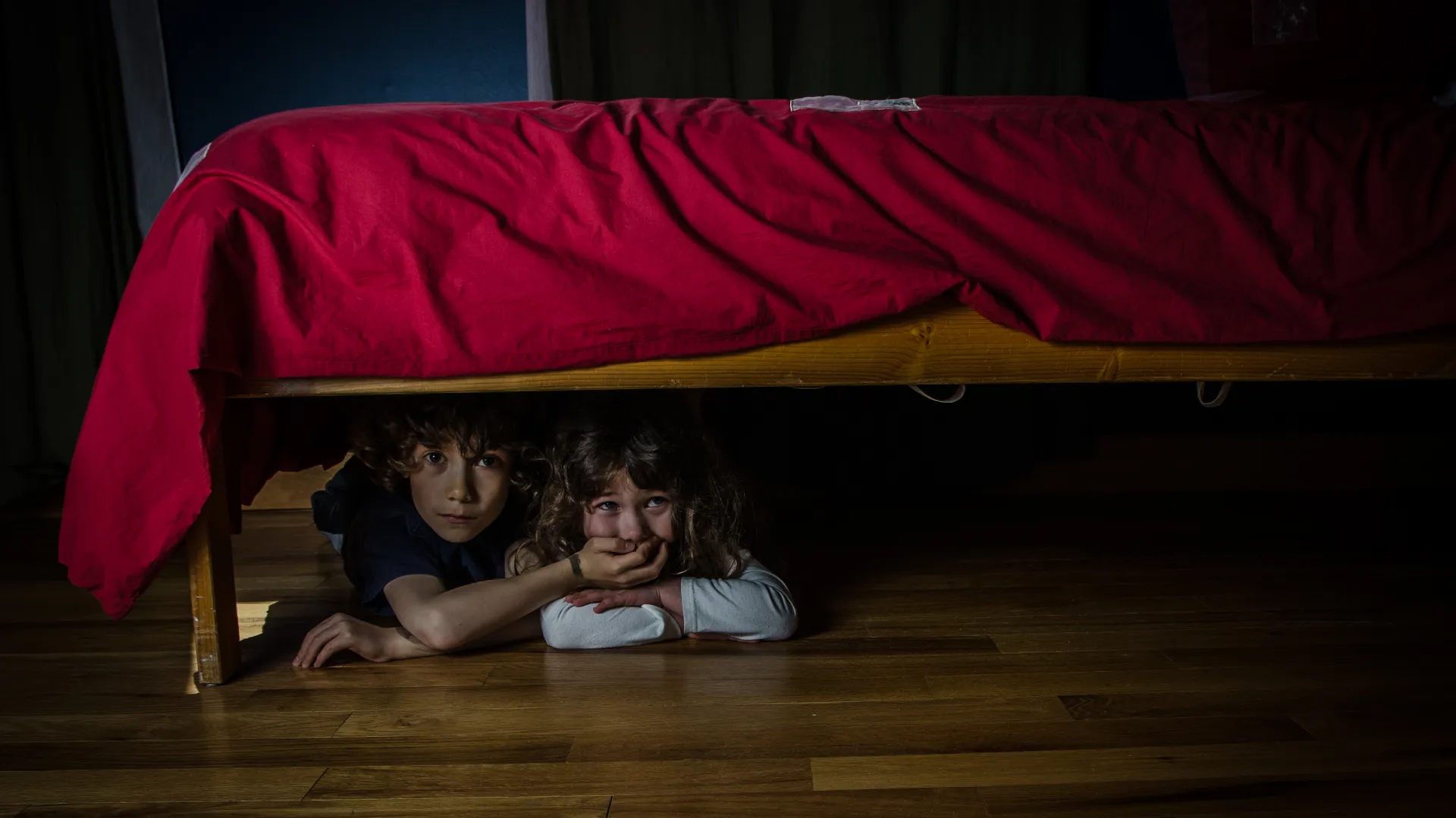 Families Under Threat in Thriller Fiction