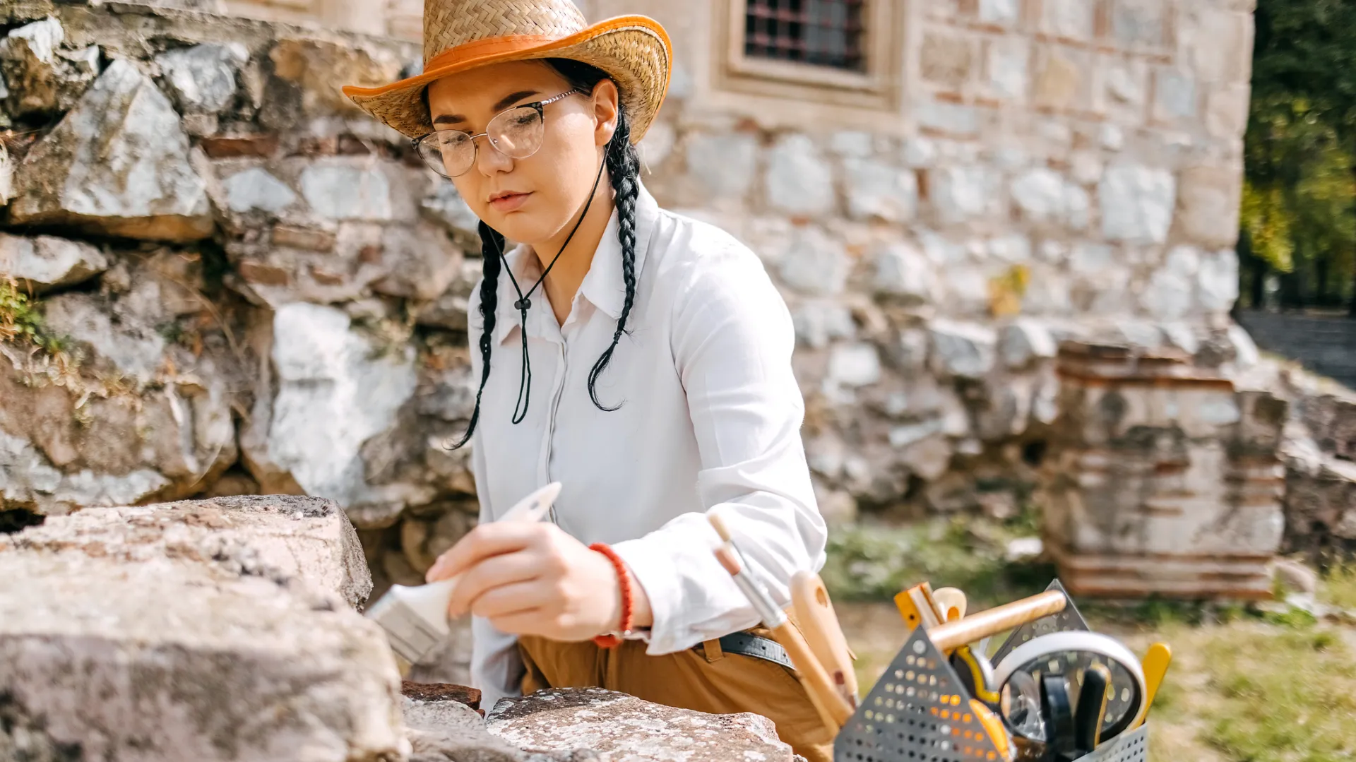 Writing Archaeologist and Historian Protagonists