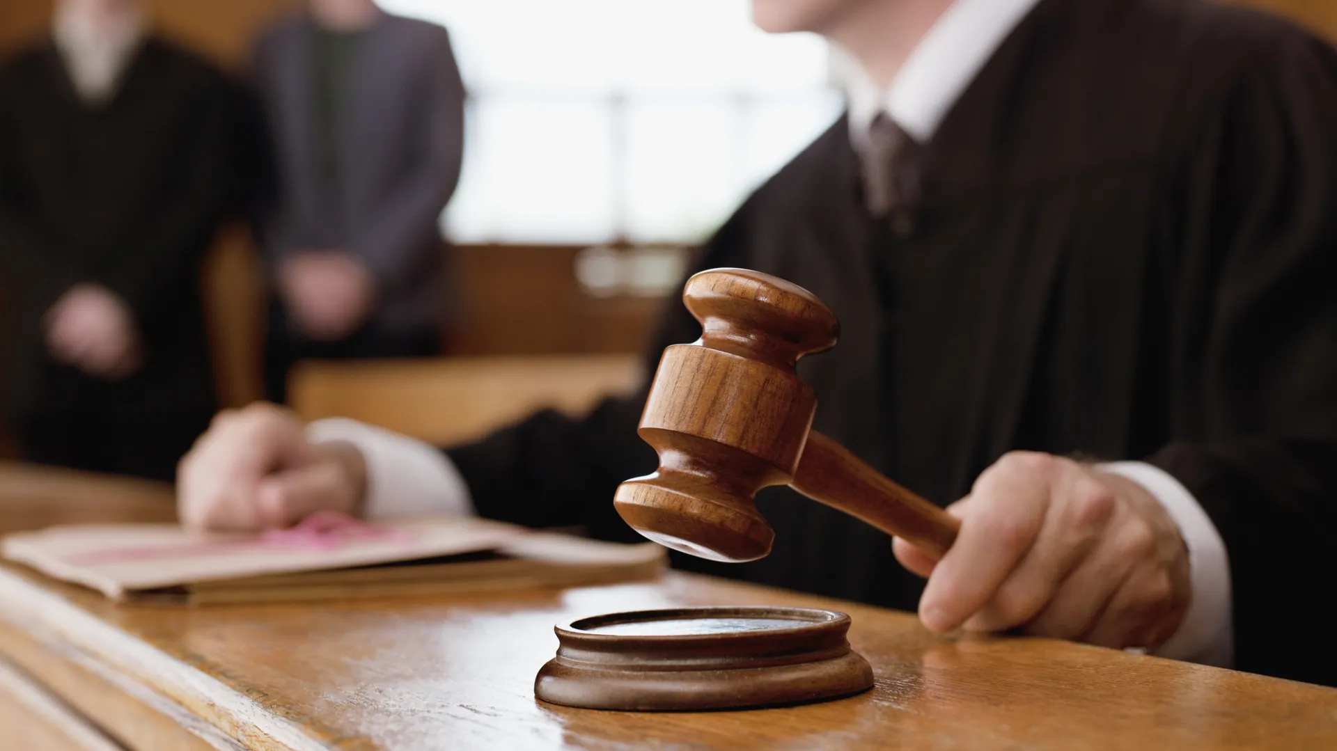 Order in the Court: Writing Legal Thrillers