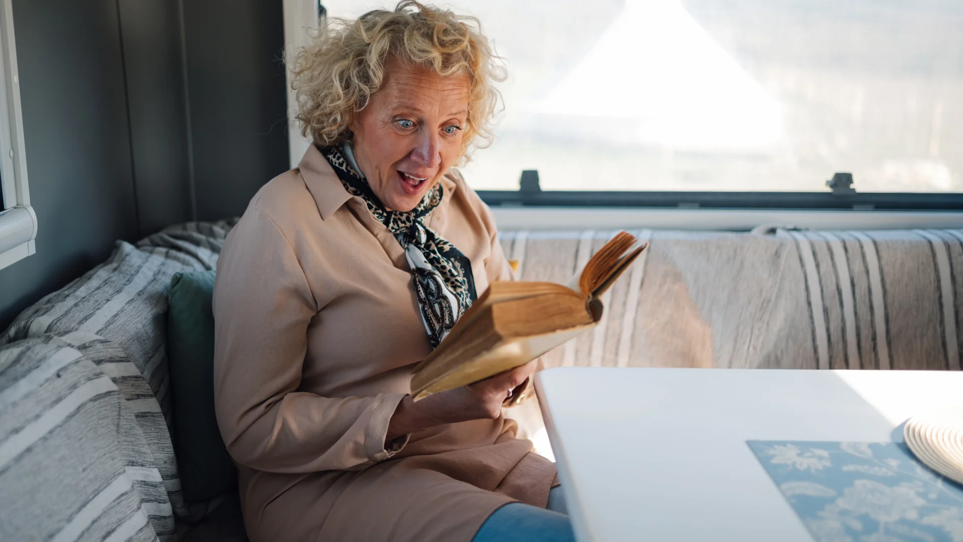 Twists and Turns: Crafting Plots That Keep Readers Guessing